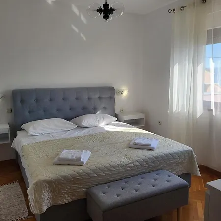 Meerblick-wohneinheit 8 Personen Am Zentrumsrand Apartment