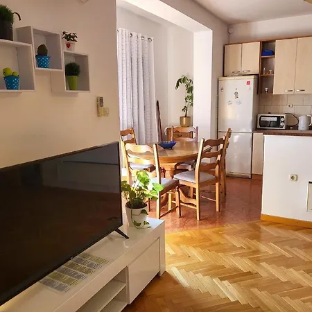 Meerblick-wohneinheit 8 Personen Am Zentrumsrand Apartment