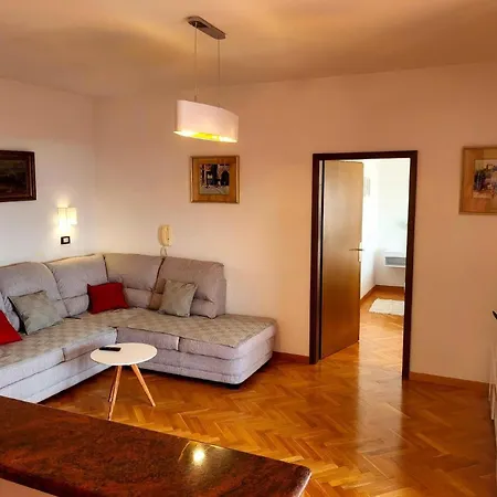 Meerblick-wohneinheit 8 Personen Am Zentrumsrand Apartment Novi Vinodolski
